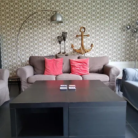 In بيت للعطل