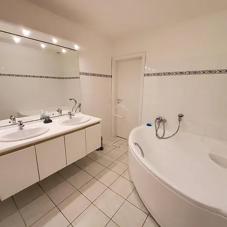 In بيت للعطل